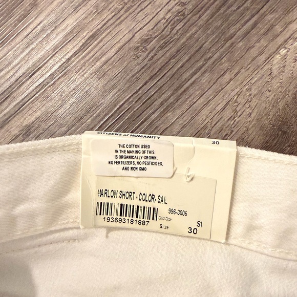 Citizens Of Humanity Marlow Jean shorts in white - Picture 4 of 8